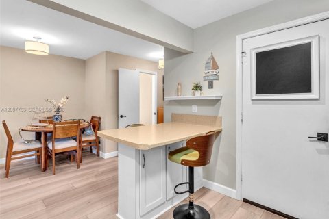 Townhouse in Deerfield Beach, Florida 2 bedrooms, 125.33 sq.m. № 2075912 - photo 17