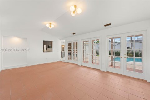 House in Miami, Florida 4 bedrooms, 248.42 sq.m. № 2087074 - photo 29