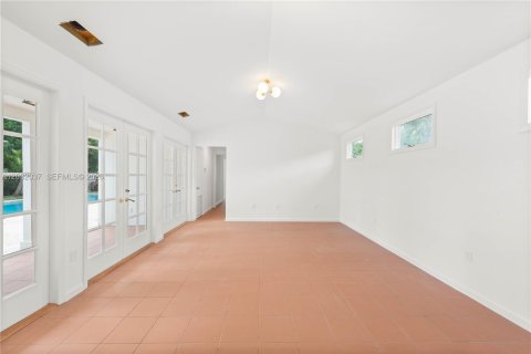 House in Miami, Florida 4 bedrooms, 248.42 sq.m. № 2087074 - photo 28