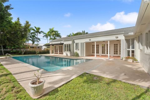 House in Miami, Florida 4 bedrooms, 248.42 sq.m. № 2087074 - photo 4
