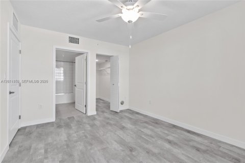 Appartement à louer à Sweetwater, Floride: 274 chambres, 22864.55 m2 № 2076202 - photo 16