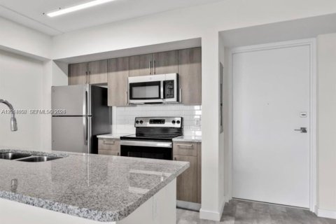 Appartement à louer à Sweetwater, Floride: 274 chambres, 22864.55 m2 № 2076202 - photo 15