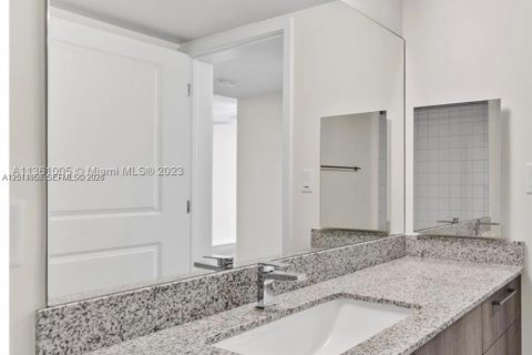 Appartement à louer à Sweetwater, Floride: 274 chambres, 22864.55 m2 № 2076202 - photo 9