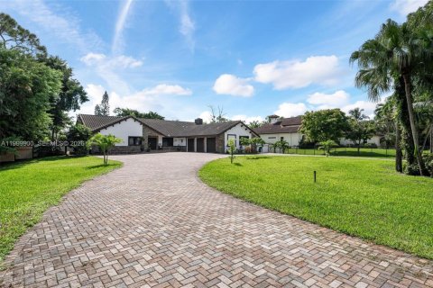 Купить виллу или дом в Паркленд, Флорида 5 спален, 322.37м2, № 2067210 - фото 3