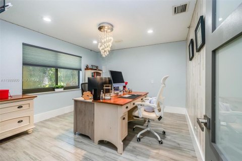 Купить виллу или дом в Паркленд, Флорида 5 спален, 322.37м2, № 2067210 - фото 23