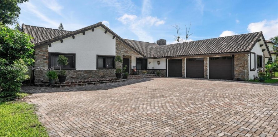 Дом в Паркленд, Флорида 5 спален, 322.37м2 № 2067210