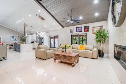 Купить виллу или дом в Паркленд, Флорида 5 спален, 322.37м2, № 2067210 - фото 6