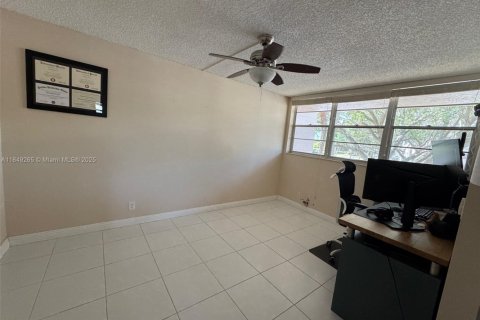 Condo in Davie, Florida, 3 bedrooms  № 1850656 - photo 9
