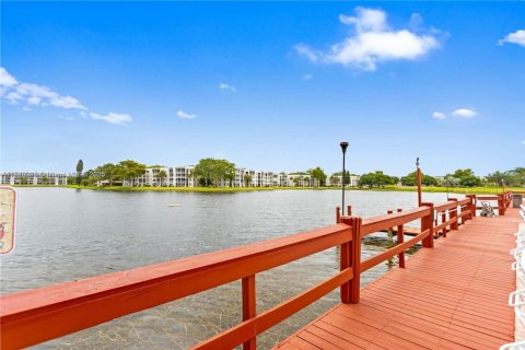 Condo in Davie, Florida, 3 bedrooms  № 1850656 - photo 15