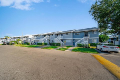 Condo in Bradenton, Florida, 2 bedrooms  № 1647682 - photo 5