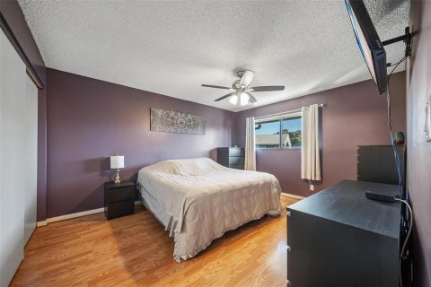 Condo in Bradenton, Florida, 2 bedrooms  № 1647682 - photo 22