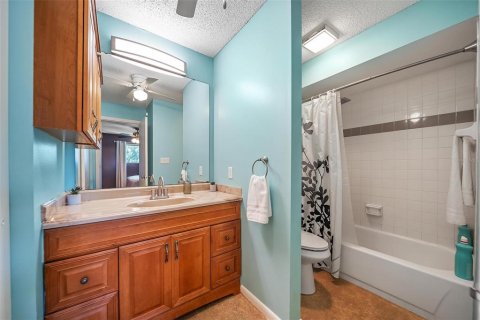 Condo in Bradenton, Florida, 2 bedrooms  № 1647682 - photo 24