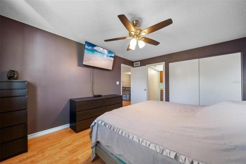 Condo in Bradenton, Florida, 2 bedrooms  № 1647682 - photo 23