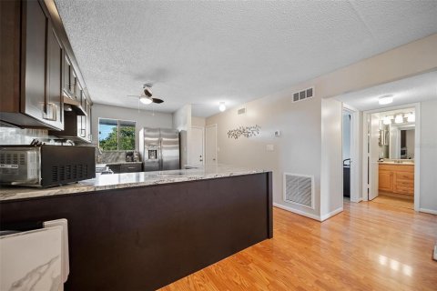 Condo in Bradenton, Florida, 2 bedrooms  № 1647682 - photo 7