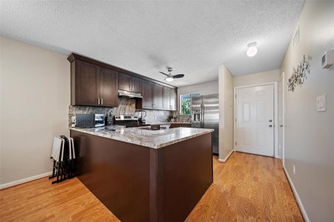 Condo in Bradenton, Florida, 2 bedrooms  № 1647682 - photo 9