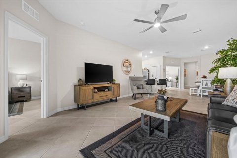 House in Punta Gorda, Florida 2 bedrooms, 144.93 sq.m. № 2396351 - photo 16
