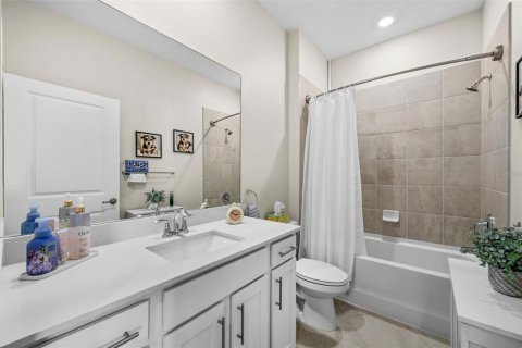 House in Punta Gorda, Florida 2 bedrooms, 144.93 sq.m. № 2396351 - photo 18