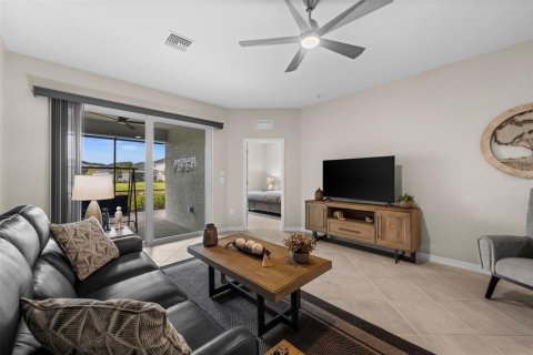 House in Punta Gorda, Florida 2 bedrooms, 144.93 sq.m. № 2396351 - photo 13