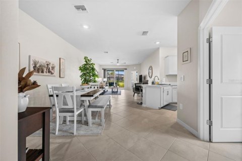 House in Punta Gorda, Florida 2 bedrooms, 144.93 sq.m. № 2396351 - photo 8