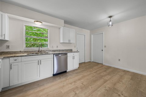 Casa en venta en Dade City, Florida, 3 dormitorios, 95.32 m2 № 1916002 - foto 17