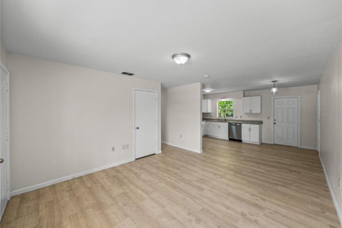 Casa en venta en Dade City, Florida, 3 dormitorios, 95.32 m2 № 1916002 - foto 11