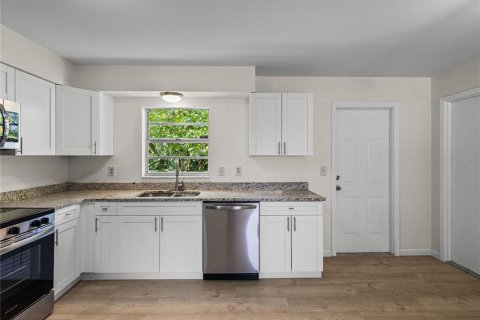 Casa en venta en Dade City, Florida, 3 dormitorios, 95.32 m2 № 1916002 - foto 16