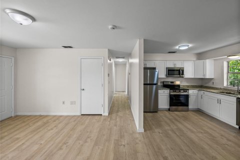 Casa en venta en Dade City, Florida, 3 dormitorios, 95.32 m2 № 1916002 - foto 12