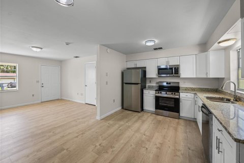 Casa en venta en Dade City, Florida, 3 dormitorios, 95.32 m2 № 1916002 - foto 19