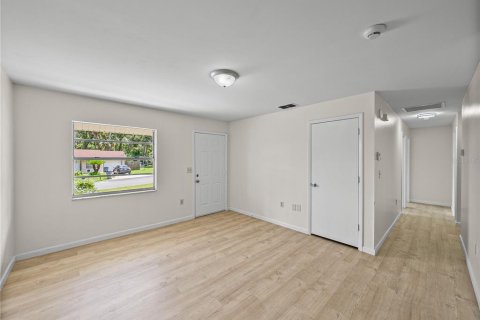 Casa en venta en Dade City, Florida, 3 dormitorios, 95.32 m2 № 1916002 - foto 10
