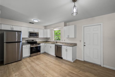 Casa en venta en Dade City, Florida, 3 dormitorios, 95.32 m2 № 1916002 - foto 13