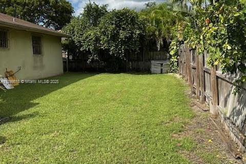 House in Miami, Florida 4 bedrooms, 211.45 sq.m. № 1950768 - photo 7