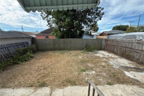House in Tampa, Florida 3 bedrooms, 109.25 sq.m. № 1908888 - photo 20