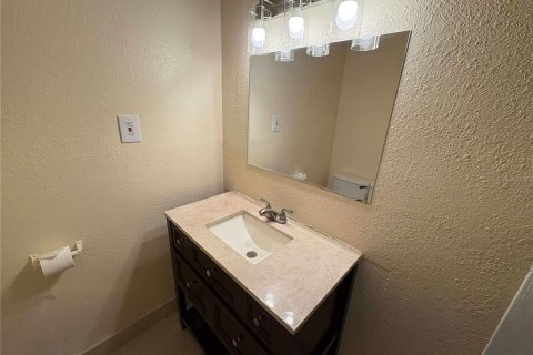 House in Tampa, Florida 3 bedrooms, 109.25 sq.m. № 1908888 - photo 10