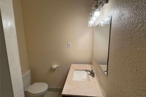 House in Tampa, Florida 3 bedrooms, 109.25 sq.m. № 1908888 - photo 9