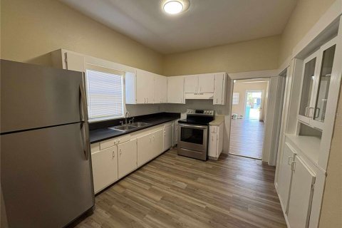 House in Tampa, Florida 3 bedrooms, 109.25 sq.m. № 1908888 - photo 5