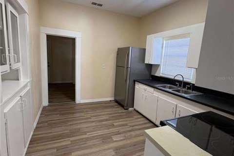 House in Tampa, Florida 3 bedrooms, 109.25 sq.m. № 1908888 - photo 7
