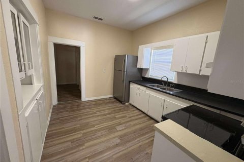 House in Tampa, Florida 3 bedrooms, 109.25 sq.m. № 1908888 - photo 6