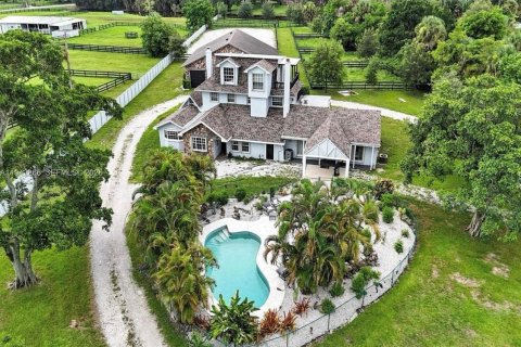 Casa en Wellington, Florida 5 dormitorios, 316.43 m2 № 2055037