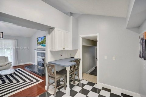 House in Wellington, Florida 5 bedrooms, 316.43 sq.m. № 2055037 - photo 22