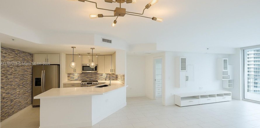 Condo in Miami, Florida, 1 bedroom № 1713410