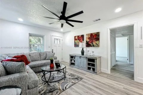 Casa en alquiler en Orlando, Florida, 4 dormitorios, 131.55 m2 № 2007161 - foto 11