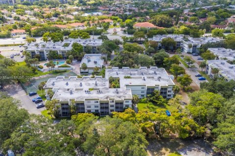 Condominio en venta en Sunrise, Florida, 2 dormitorios, 87.7 m2 № 1934877 - foto 16