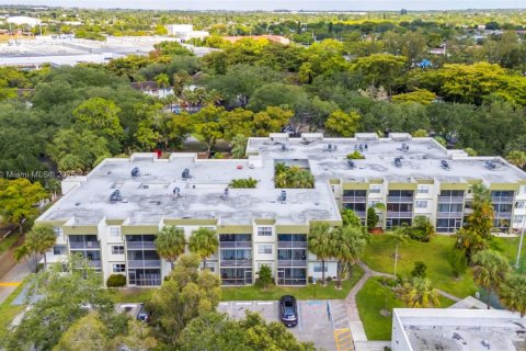 Condominio en venta en Sunrise, Florida, 2 dormitorios, 87.7 m2 № 1934877 - foto 21