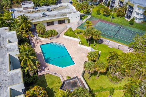 Condominio en venta en Sunrise, Florida, 2 dormitorios, 87.7 m2 № 1934877 - foto 24