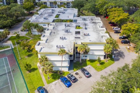 Condominio en venta en Sunrise, Florida, 2 dormitorios, 87.7 m2 № 1934877 - foto 19