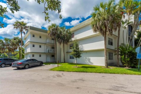 Condominio en venta en Sunrise, Florida, 2 dormitorios, 87.7 m2 № 1934877 - foto 28