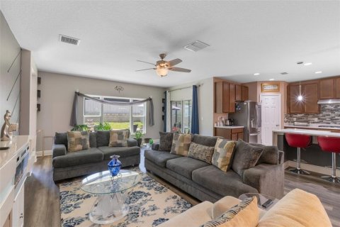 House in Minneola, Florida 5 bedrooms, 301.47 sq.m. № 1906151 - photo 11
