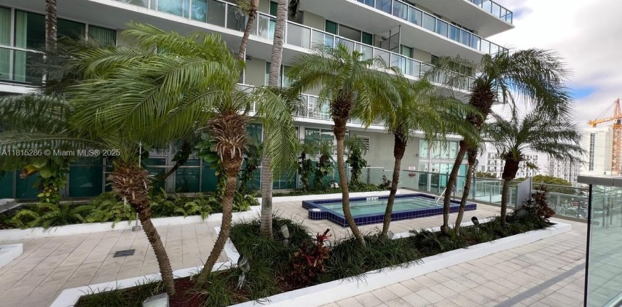 Condominio en Miami, Florida, 2 dormitorios № 1794385