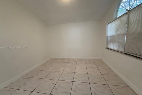 Casa en venta en Miramar, Florida, 2 dormitorios, 133.59 m2 № 1984669 - foto 15