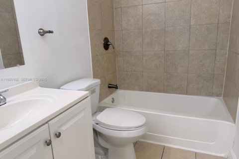 Casa en venta en Miramar, Florida, 2 dormitorios, 133.59 m2 № 1984669 - foto 8